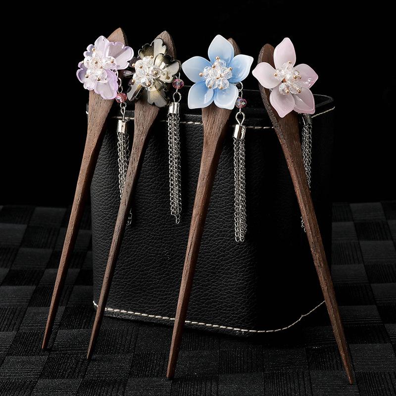 Hair Clips & Barrettes Vintage Sticks Tassels Hairpins Wooden Accessories Beads Step Shake Head Fork Women Headwear Simple Jewelry Gift, Golden;silver
Hair Clips & Barrettes Vintage Sticks Tassels Hairpins Wooden Accessories Beads Step Shake Head Fork Women Headwear Simple Jewelry Gift, Golden;silver
