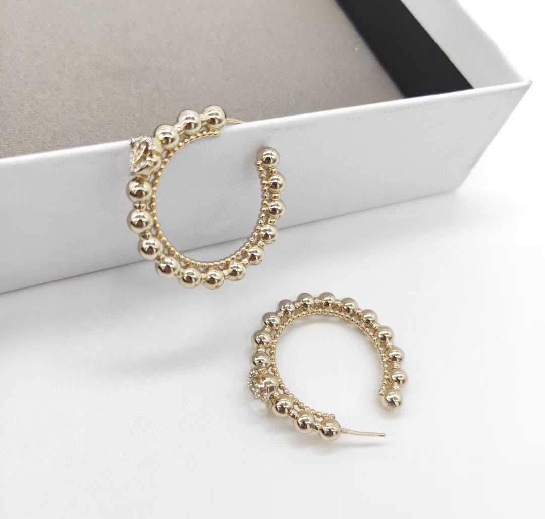 2022 Top quality Classic style charm small half hoop drop earring with diamond and beads dangle for women wedding jewelry gift have box stamp PS3145
2022 Top quality Classic style charm small half hoop drop earring with diamond and beads dangle for women wedding jewelry gift have box stamp PS3145