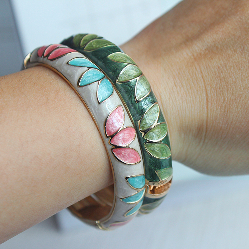 Cloisonne Filigree Color Leaf Ladies Bangle Jewelry Chinese Enamel Hard Bracelet Fashion Copper Jewellery Accessories Gift
Cloisonne Filigree Color Leaf Ladies Bangle Jewelry Chinese Enamel Hard Bracelet Fashion Copper Jewellery Accessories Gift