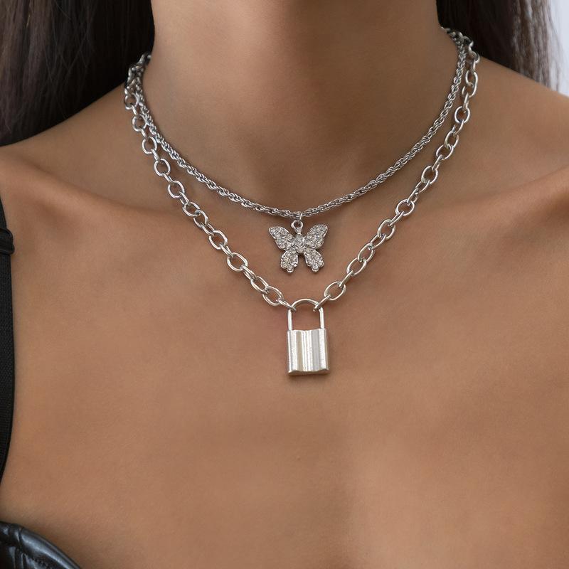 Chokers Origin Summer Vintage Shiny Rhinestone Butterfly Lock Pendant Necklace For Women Double Layers Twist Rope Necklaces
Chokers Origin Summer Vintage Shiny Rhinestone Butterfly Lock Pendant Necklace For Women Double Layers Twist Rope Necklaces