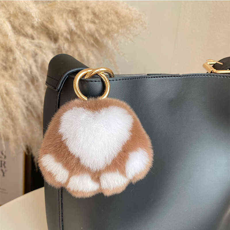 2021 Women Car Key Pendant Mink Fur Cat Paw Toy Keychain Cute Bag Charm Ornaments Soft Pompom Plush Cute Bear Claw Key Rings H1126