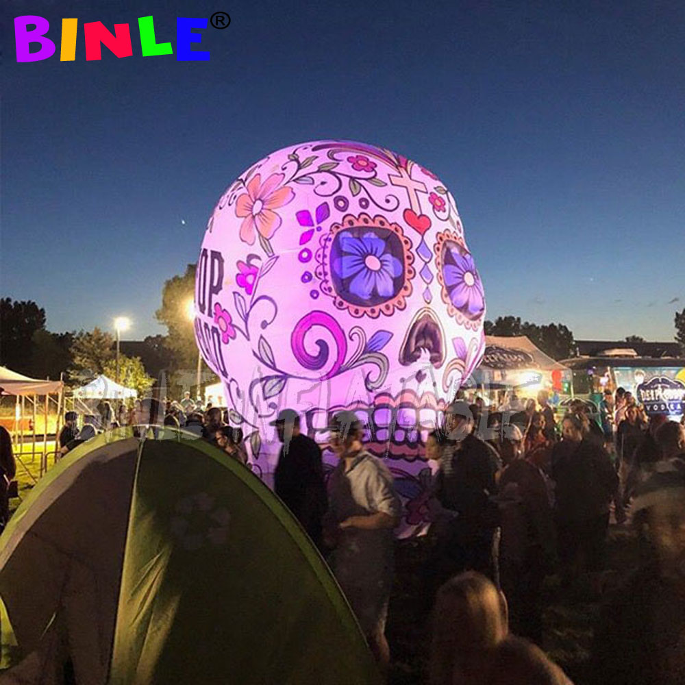 Large outdoor inflatable skull skeleton head with led light n colorful patterns for halloween decoration