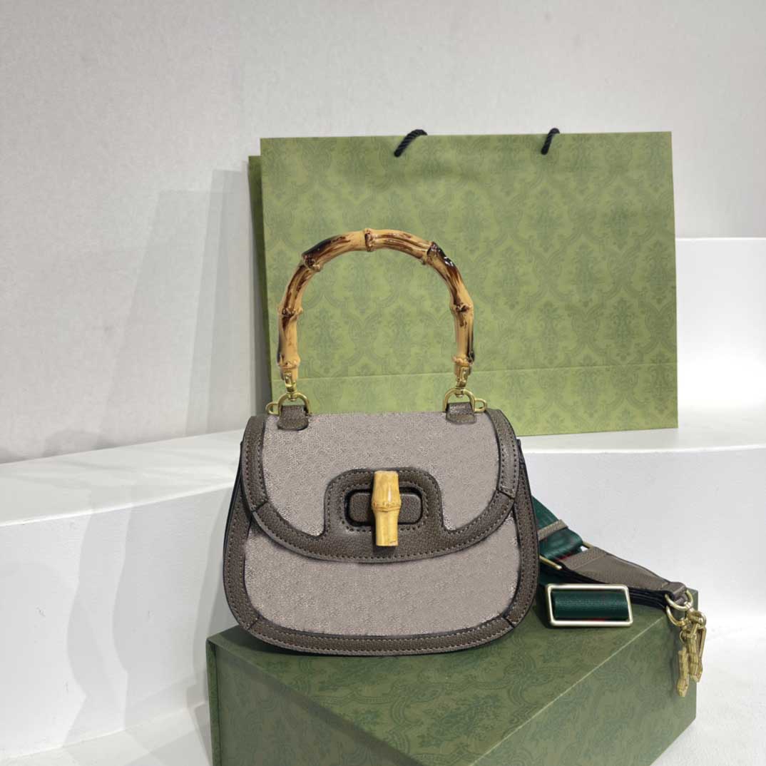 Fashion classic mini tote bag luxury designer featured bamboo handle high quality leather exquisite lock handbag
Fashion classic mini tote bag luxury designer featured bamboo handle high quality leather exquisite lock handbag
