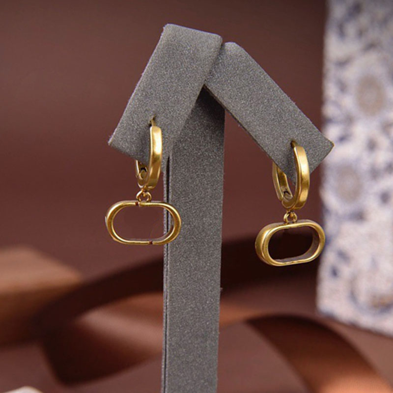 Fashion Gold Earring Designer Earrings For Womens Luxury Jewelry Women Letter Stud Hoop Designers Studs Party Wedding High Quality 2202231WU
Fashion Gold Earring Designer Earrings For Womens Luxury Jewelry Women Letter Stud Hoop Designers Studs Party Wedding High Quality 2202231WU