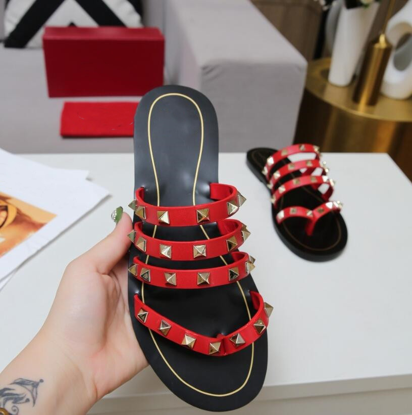 2021 Women Luxury designer Sandals Slipper High Heels Rubber Slide Sandal Platform Chunky 2.4 heel height Shoes Summer Womens Embossed Flip Flops with box
2021 Women Luxury designer Sandals Slipper High Heels Rubber Slide Sandal Platform Chunky 2.4 heel height Shoes Summer Womens Embossed Flip Flops with box