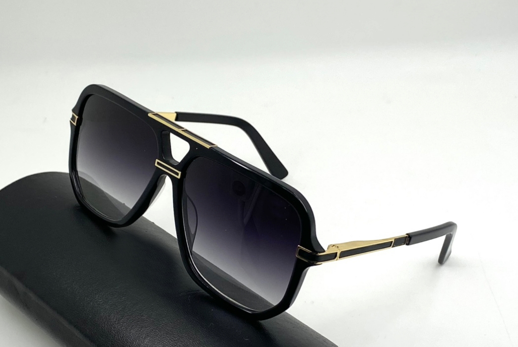 Vintage Sunglasses 6025 Black Gold Grey Gradient Sunnies Men Fashion Sun glasses Eyewear Accessories Shades UV400 Protection with Box, White;black
Vintage Sunglasses 6025 Black Gold Grey Gradient Sunnies Men Fashion Sun glasses Eyewear Accessories Shades UV400 Protection with Box, White;black