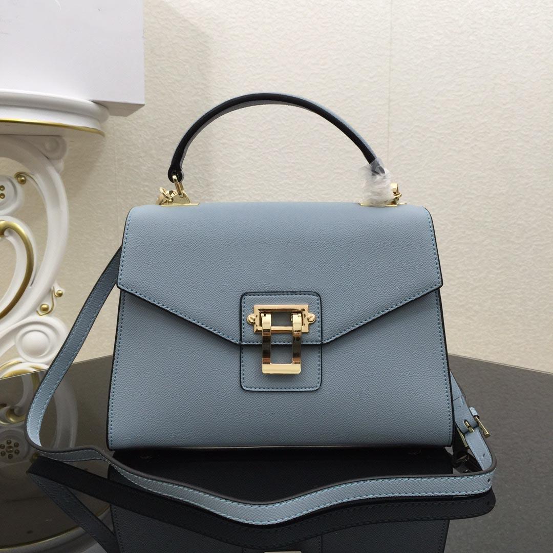 Blue Evening bags luxury designer handbags chaise longue top leather material shoulder bag messenger fashionable decoration style 9866
Blue Evening bags luxury designer handbags chaise longue top leather material shoulder bag messenger fashionable decoration style 9866