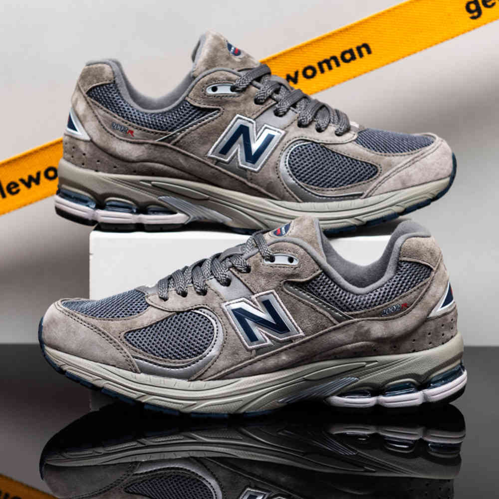 Putian nb2002r Yuanzu Huilang bailuwei couple jogging shoes 990 men's and women's dad sports, 2002r deep medium ash
Putian nb2002r Yuanzu Huilang bailuwei couple jogging shoes 990 men's and women's dad sports, 2002r deep medium ash