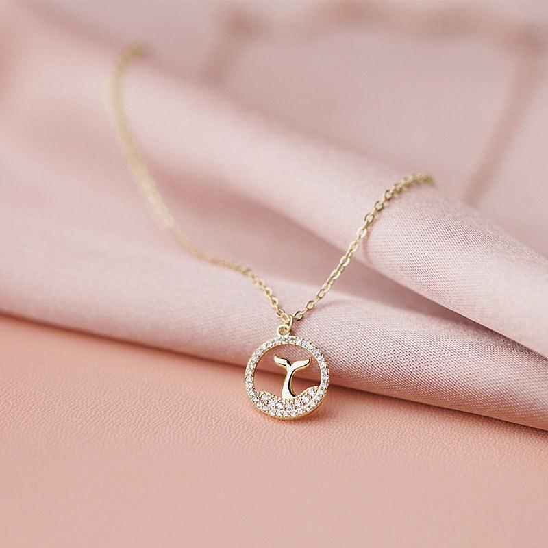 Pendant Necklaces S925 Silver Dolphin Tail Cockbone Chain Round Fish Lovely Necklace Feminity
Pendant Necklaces S925 Silver Dolphin Tail Cockbone Chain Round Fish Lovely Necklace Feminity