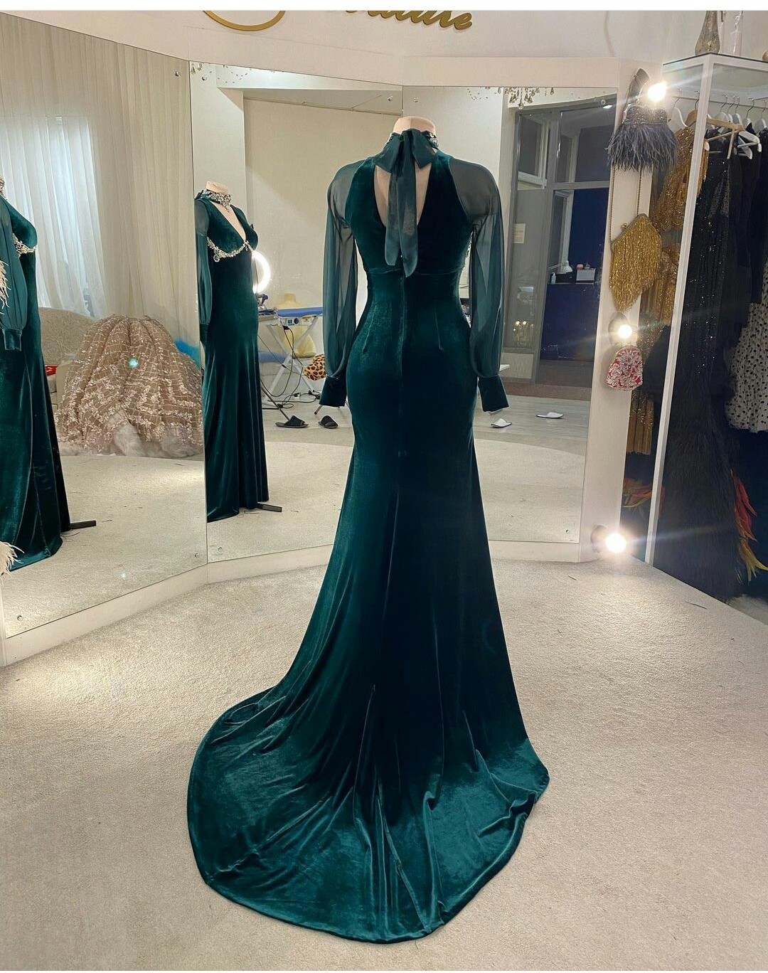 Elegant Evening Dresses Shiny V-Neck Long-Sleeve Mermaid Prom Dress Custom Made Ruched Satin Vestidos De Fiesta