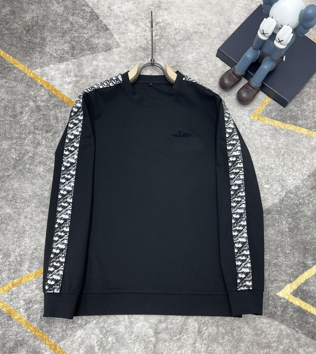 Men's sweater high quality designer luxury pullover Round neck D letters front back European size gorgeous tech Fleece letter Hoodie Men Hoodie, Make up for price
Men's sweater high quality designer luxury pullover Round neck D letters front back European size gorgeous tech Fleece letter Hoodie Men Hoodie, Make up for price