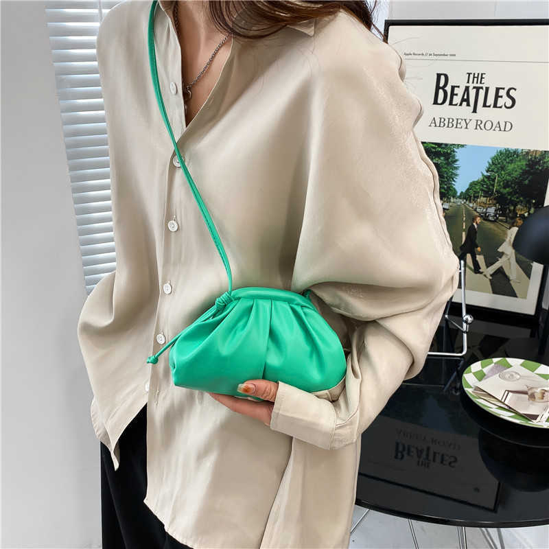 Luxurious temperament 2022 Candy Color Day Clutch Bag Luxury Soft Clip Cloud Underarm Crossbody for Women Pouch Handbags And Purses, Green
Luxurious temperament 2022 Candy Color Day Clutch Bag Luxury Soft Clip Cloud Underarm Crossbody for Women Pouch Handbags And Purses, Green