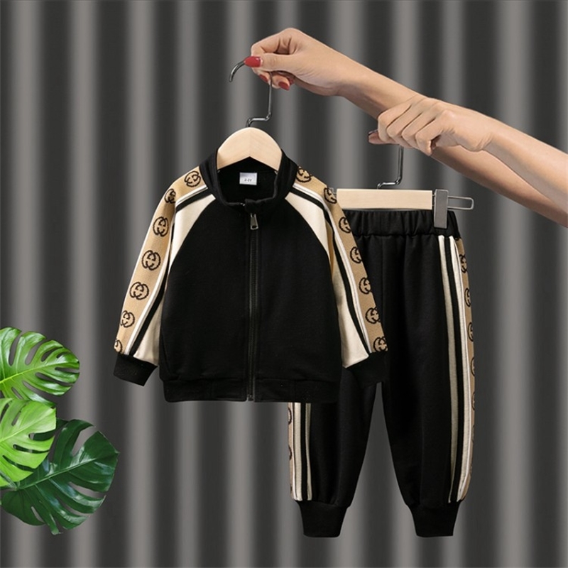 Children's wear boys' suit sports 2021 new foreign style net red children's spring and autumn clothes fashion boy
Children's wear boys' suit sports 2021 new foreign style net red children's spring and autumn clothes fashion boy