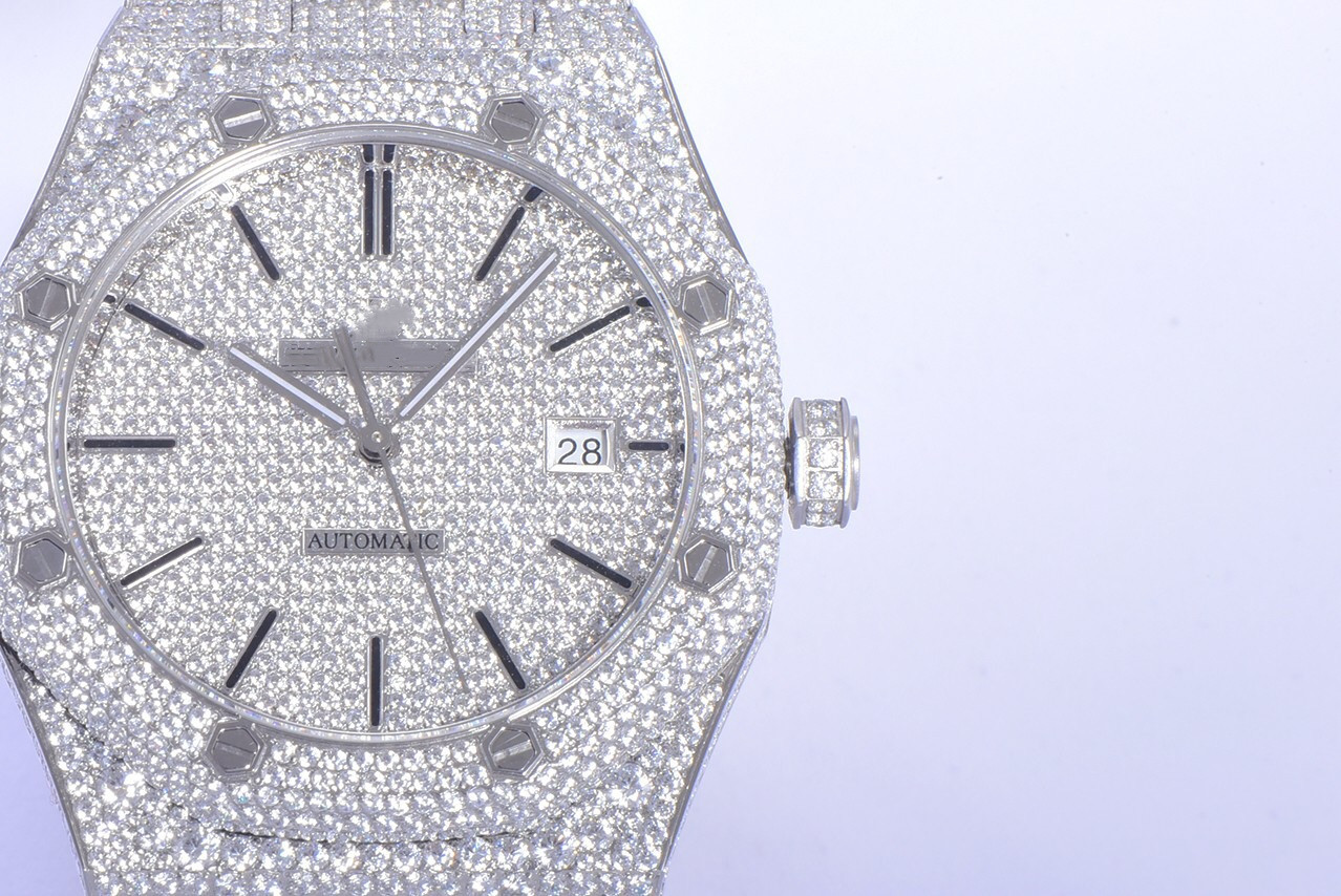 15400 Men's watch diameter 41mm thick 9.8 mm cal.3120 movement sapphire glass mirror Swarovski Diamond case, As shown
15400 Men's watch diameter 41mm thick 9.8 mm cal.3120 movement sapphire glass mirror Swarovski Diamond case, As shown