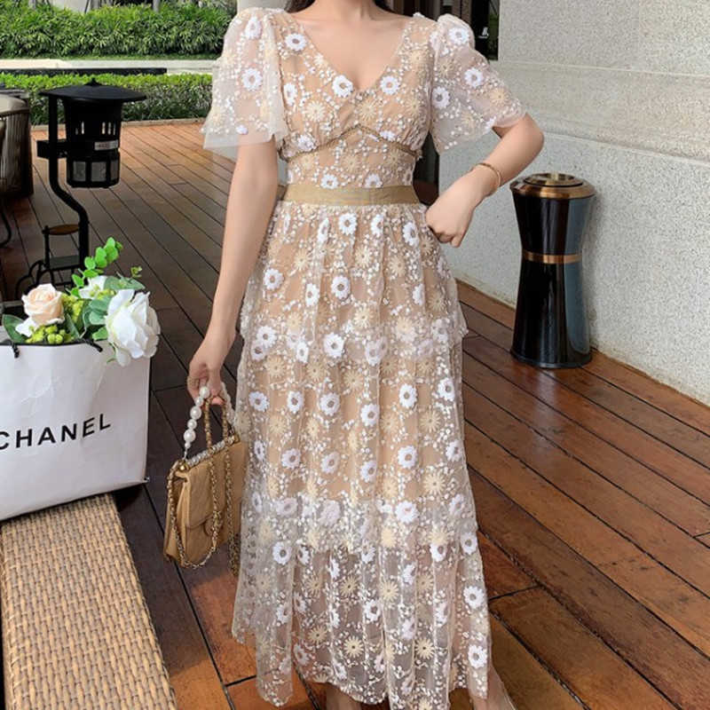 ZAWFL Self portrait Runway Desigher Dress Embroidery Sequined Flower Mesh Summer Women High Waist Party Long 210525, Picture color
ZAWFL Self portrait Runway Desigher Dress Embroidery Sequined Flower Mesh Summer Women High Waist Party Long 210525, Picture color