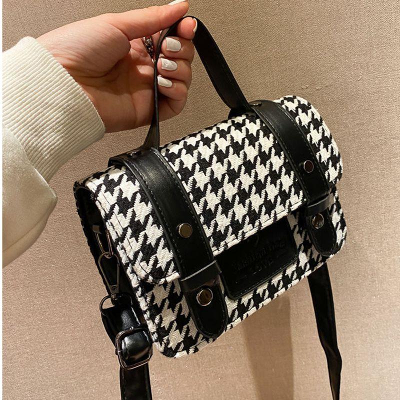 Simple Popular Small Square Novelty Crossbody Lipstick Bags Women's Shoulder Sloping Handbags Fashion Air Tote Hundred Satchels, Black
Simple Popular Small Square Novelty Crossbody Lipstick Bags Women's Shoulder Sloping Handbags Fashion Air Tote Hundred Satchels, Black