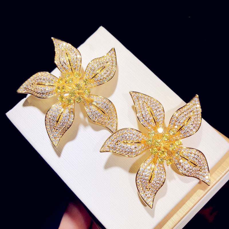 Brooches For Women Cubic Zirconia Yellow Bauhinia Luxury Vintage Big Pin Boutonniere Hyperbole Fine Jewelry Accessories
Brooches For Women Cubic Zirconia Yellow Bauhinia Luxury Vintage Big Pin Boutonniere Hyperbole Fine Jewelry Accessories