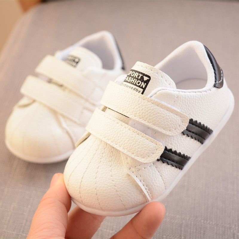 Wholesale little Kids Shoes first walkers Antislip soft Bottom Baby Sneaker Casual Flat Sneakers ShoesChilldren size Girls Boys Sports Shoes