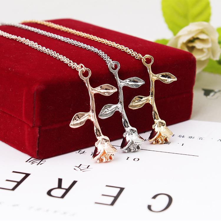 Pendant Necklaces TSHOU424 Style Retro Flower Branch Rose Necklace Woman Ballet Metal
Pendant Necklaces TSHOU424 Style Retro Flower Branch Rose Necklace Woman Ballet Metal