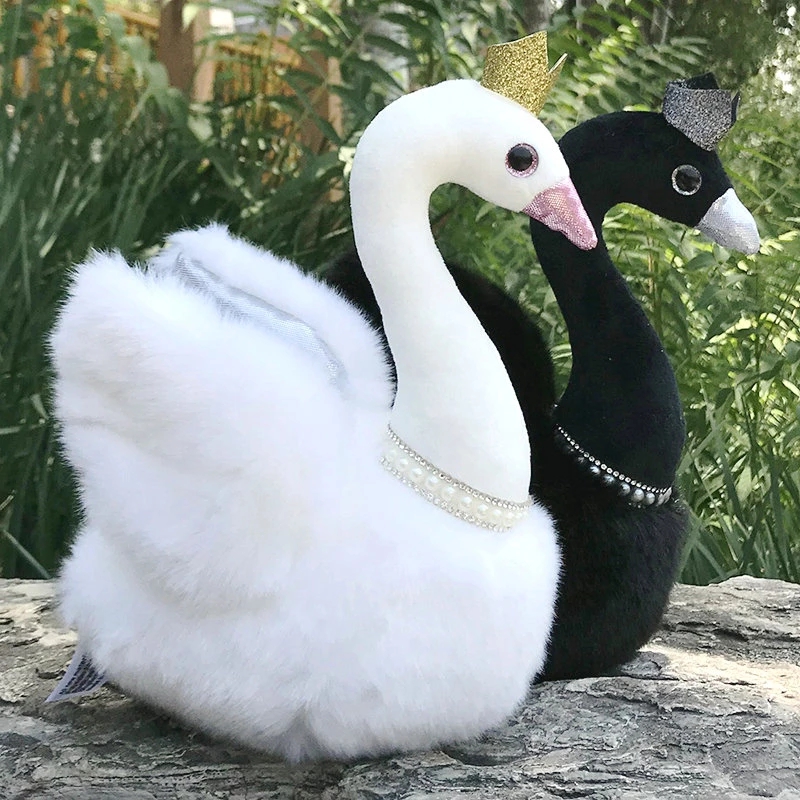 Princess Crown Black Swan Plush Toy Peal Necklace White Swans Couple Queen Plushie Wedding Decor Dolls for Present 28cm LA298
Princess Crown Black Swan Plush Toy Peal Necklace White Swans Couple Queen Plushie Wedding Decor Dolls for Present 28cm LA298