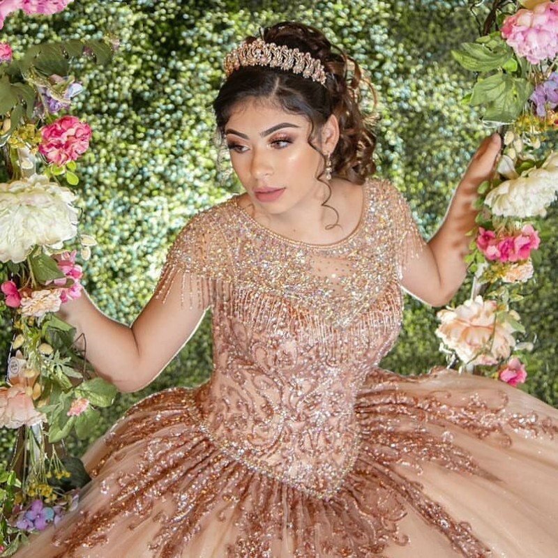 vestidos de 15 años 2021 Scoop Neck Tassel Beaded Quinceanera Dresses rose gold Applique Keyhole Back Ball sweet 16 Prom Gowns