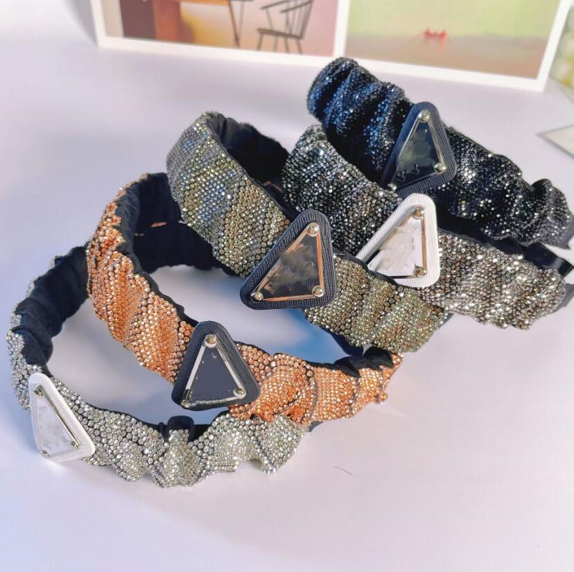 Korean version of the wide-sided folds and hot rhinestone letter headband women's full crystal wash headwear high quality fast delivery
Korean version of the wide-sided folds and hot rhinestone letter headband women's full crystal wash headwear high quality fast delivery