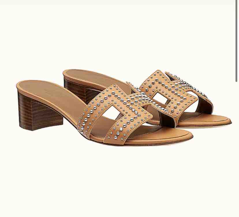 Slippers Shoes high heels Love horse H Sandals Luxury Balance Jelly designer quality men and women Dad spring L dhgate.comcool slippery nobl, Black
Slippers Shoes high heels Love horse H Sandals Luxury Balance Jelly designer quality men and women Dad spring L dhgate.comcool slippery nobl, Black