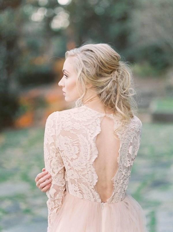 Blush Pink Dresses Long Sleeves Lace Tulle Sexy Hollow Back Scalloped V Neck Sweep Train Country Wedding Gown Vestido De Novia