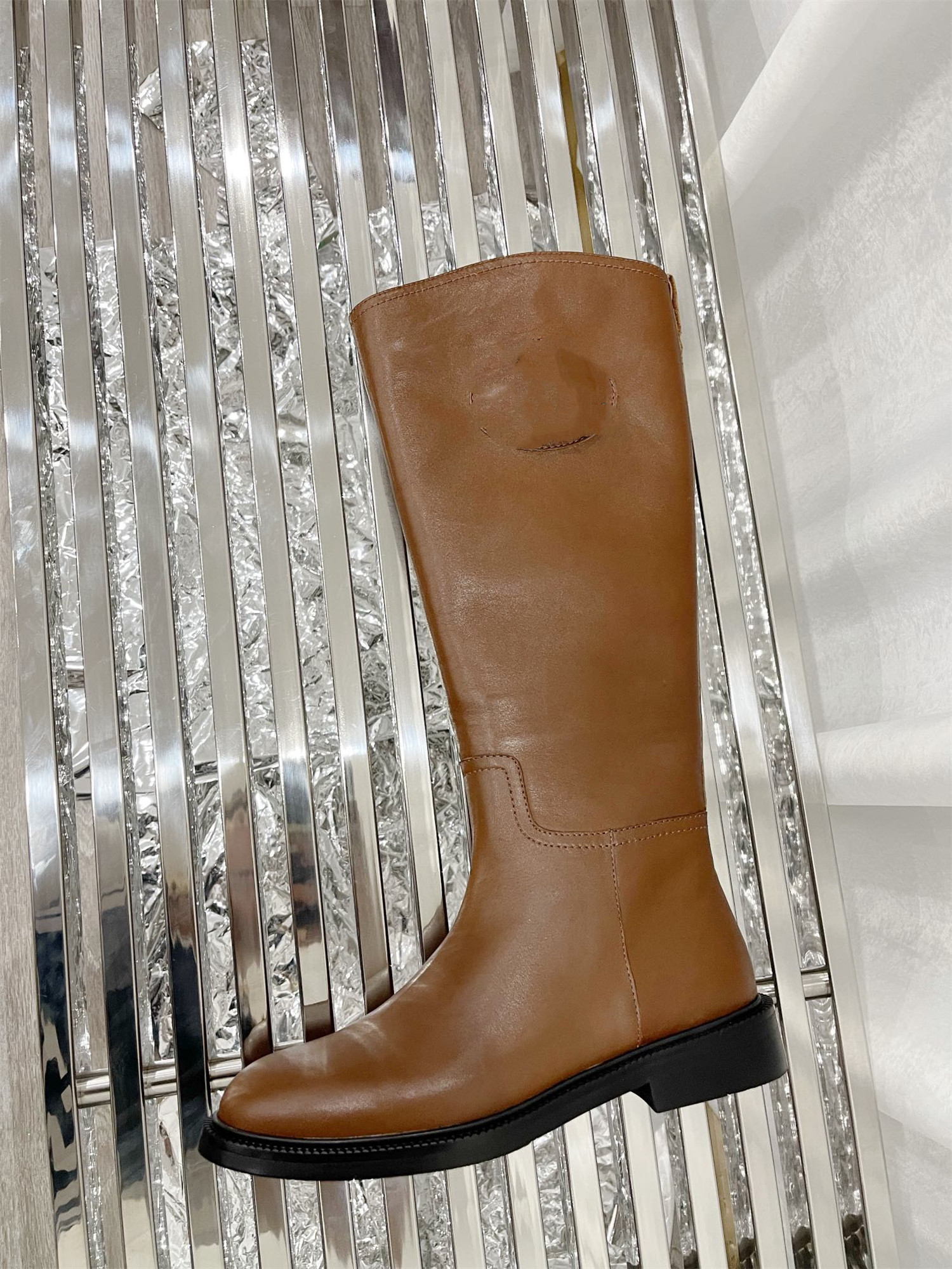 High quality Womens Designer Boots Leather Ankle Boot Fashion Non-slip Wave Colored Rubber Outsole Elastic Webbing Luxury Comfort Exquisite, Box
High quality Womens Designer Boots Leather Ankle Boot Fashion Non-slip Wave Colored Rubber Outsole Elastic Webbing Luxury Comfort Exquisite, Box