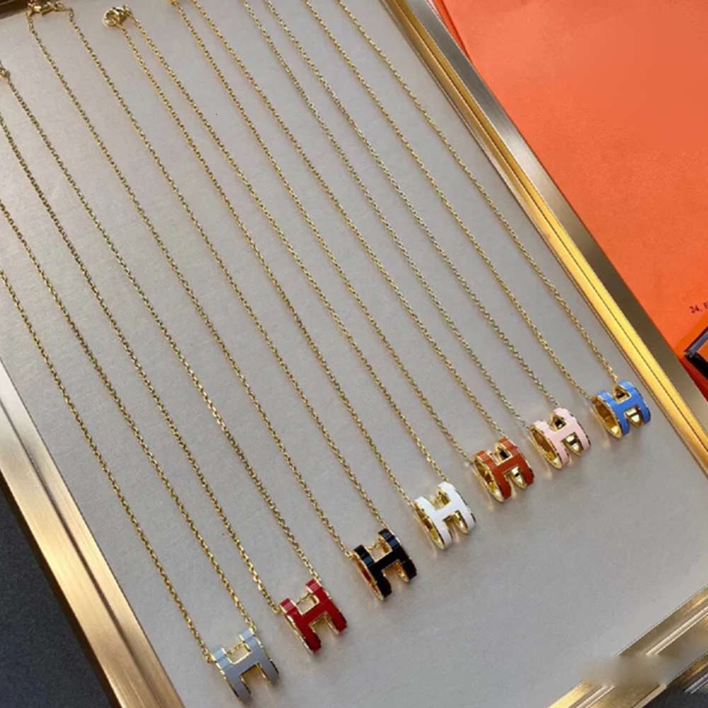 Pure sier plated 18K Gold female h home net red tiaodi same enamel H letter clavicle Necklace Pendant love home, Silver
Pure sier plated 18K Gold female h home net red tiaodi same enamel H letter clavicle Necklace Pendant love home, Silver