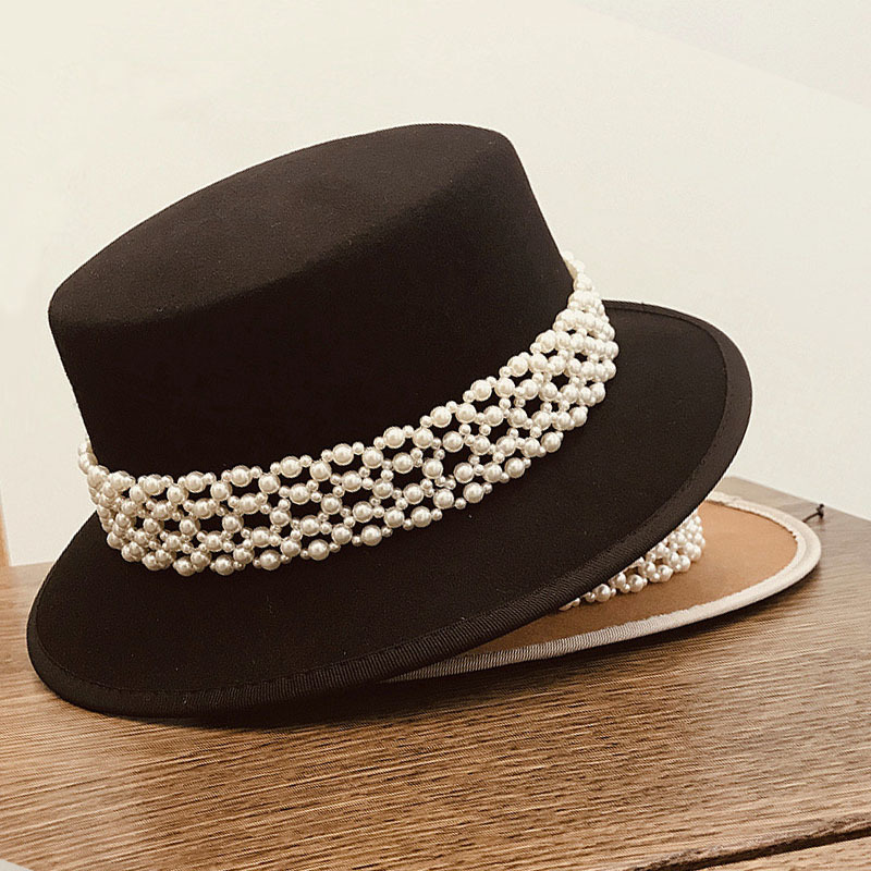 2021 New Elegant Pearl Flower Band Trimmed Flat Top Wool Women Black Warm Winter Hats Ladies Party Wedding Church Felt Hat 6sil
2021 New Elegant Pearl Flower Band Trimmed Flat Top Wool Women Black Warm Winter Hats Ladies Party Wedding Church Felt Hat 6sil