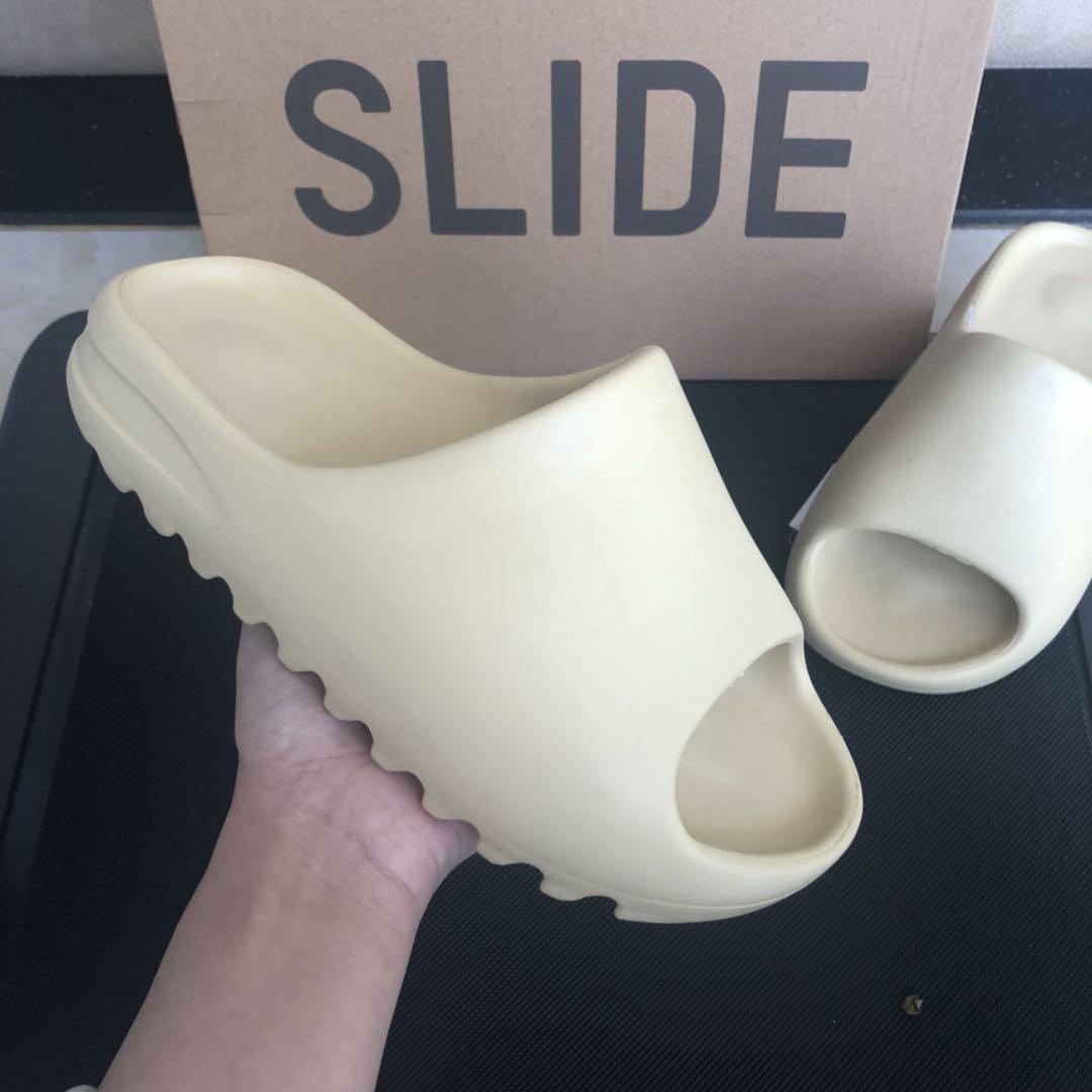 450 Foam runner kanye west clog sandal triple black slide fashion slipper women mens tainers beach sandals slip-on shoes 36-45
450 Foam runner kanye west clog sandal triple black slide fashion slipper women mens tainers beach sandals slip-on shoes 36-45