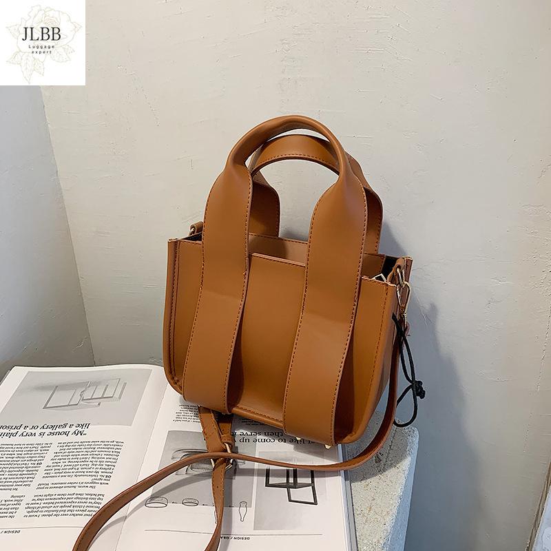 casual rivet women handbags designer shoulder bags luxury pu leather crossbody bag vintage large capacity totes lady big purses, Black
casual rivet women handbags designer shoulder bags luxury pu leather crossbody bag vintage large capacity totes lady big purses, Black