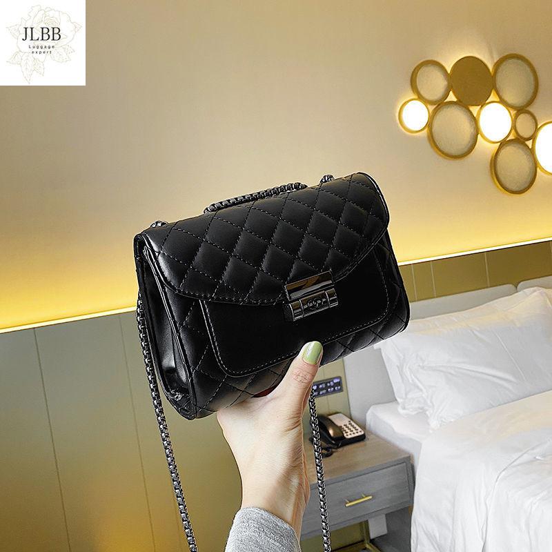 2021 new bag fashion rhombus embroidery thread wild chain diagonal bag female net red European version student shoulder, Black
2021 new bag fashion rhombus embroidery thread wild chain diagonal bag female net red European version student shoulder, Black