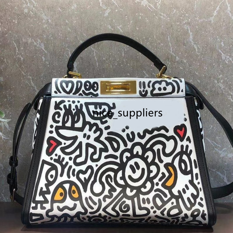Large Capacity Package Tote Bags Travel Fashion Graphic Printing Patchwork Color Genuine Leather Cartoon Pattern Women Crossbody Bag
Large Capacity Package Tote Bags Travel Fashion Graphic Printing Patchwork Color Genuine Leather Cartoon Pattern Women Crossbody Bag