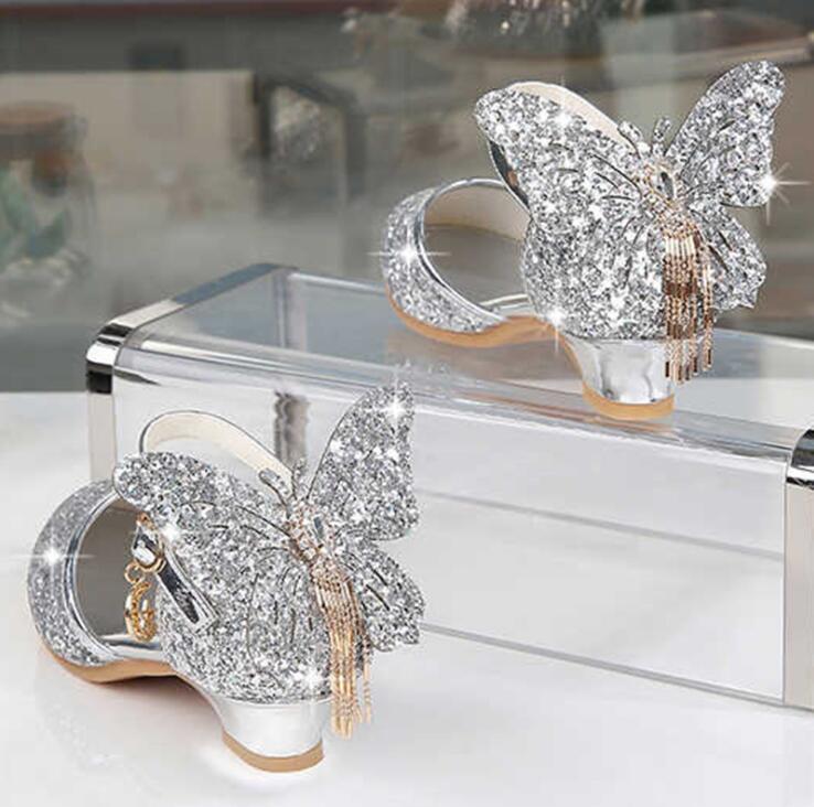Princess Kids Leather Shoes For Girls Glitter Butterfly Knot Dress Party Children High Heel Csuals Shoe For kids Pink Silver Y200619
Princess Kids Leather Shoes For Girls Glitter Butterfly Knot Dress Party Children High Heel Csuals Shoe For kids Pink Silver Y200619
