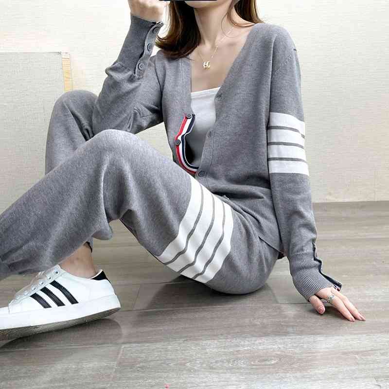 TB suit women's V-neck stripe knitted color matching sweater cardigan coat leisure aging Harlan Leggings two-piece set, Gray
TB suit women's V-neck stripe knitted color matching sweater cardigan coat leisure aging Harlan Leggings two-piece set, Gray