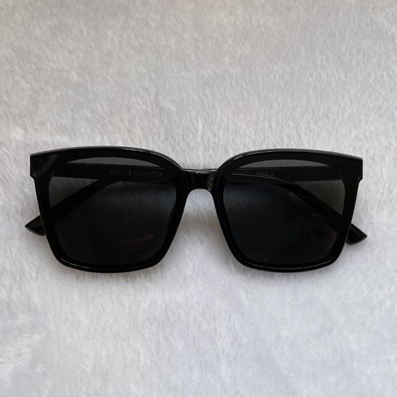 2021 Brand New Women Designer Sunglasses Gentle Large Frame Sun glasses Lady GM Vintage Monster Elegant Sunglass UV400 TEGA, White;black
2021 Brand New Women Designer Sunglasses Gentle Large Frame Sun glasses Lady GM Vintage Monster Elegant Sunglass UV400 TEGA, White;black