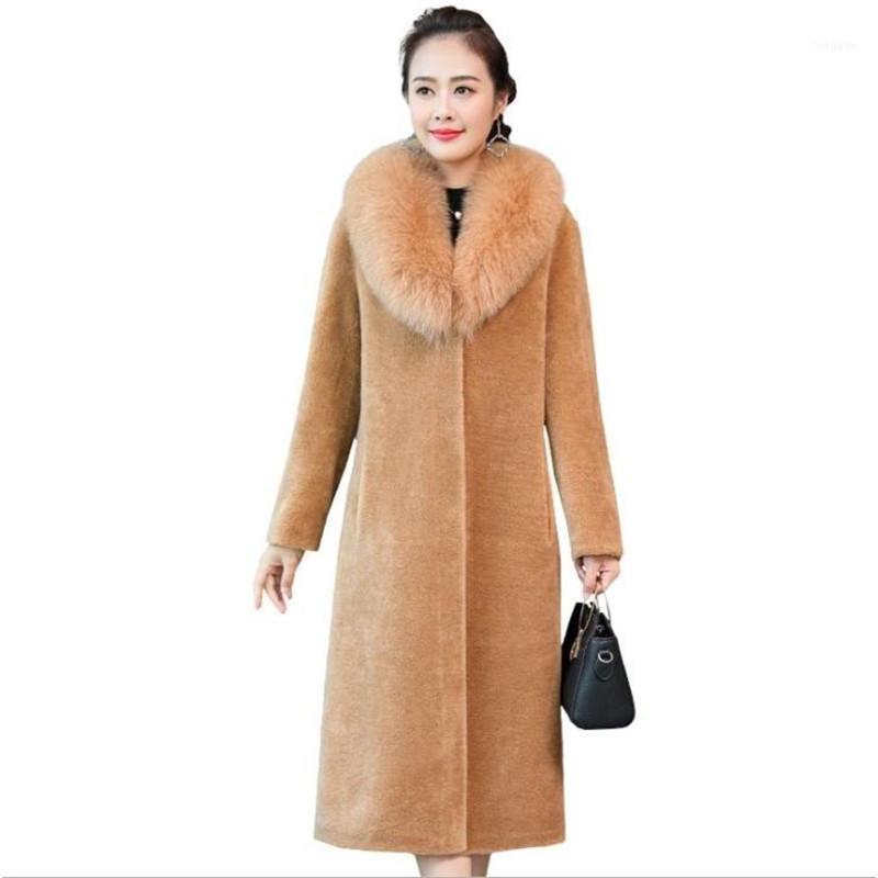 Winter Women Vintage Slim Real Fur Collar Natural Sheep Shearing Jacket Female Coat Abrigo Mujer R3261, Black
Winter Women Vintage Slim Real Fur Collar Natural Sheep Shearing Jacket Female Coat Abrigo Mujer R3261, Black