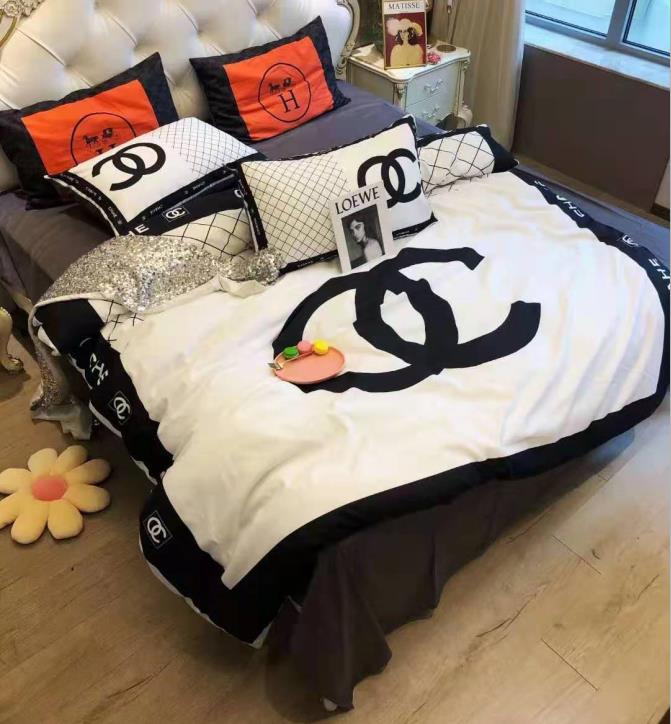 Designer Bedding Sets Cotton Woven Size Quilt Cover Sets Pillow Cases Bedding Sheet Duvet Cover Comforter Cover
Designer Bedding Sets Cotton Woven Size Quilt Cover Sets Pillow Cases Bedding Sheet Duvet Cover Comforter Cover