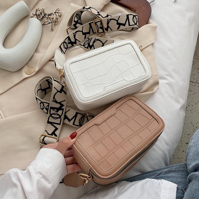 Small Bag Women's 2021 New Fashion Women's Bag Broadband One Shoulder Messenger Fashion Party Mini Square Bags Cool Girl, K-10
Small Bag Women's 2021 New Fashion Women's Bag Broadband One Shoulder Messenger Fashion Party Mini Square Bags Cool Girl, K-10