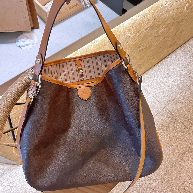 Designer Luxury European Style Retro Presbyopia Bag Large Capacity Shopping Handbag Female Cross-border Womens Casual Messenger shopping Tote Messengerbag, Brown
Designer Luxury European Style Retro Presbyopia Bag Large Capacity Shopping Handbag Female Cross-border Womens Casual Messenger shopping Tote Messengerbag, Brown