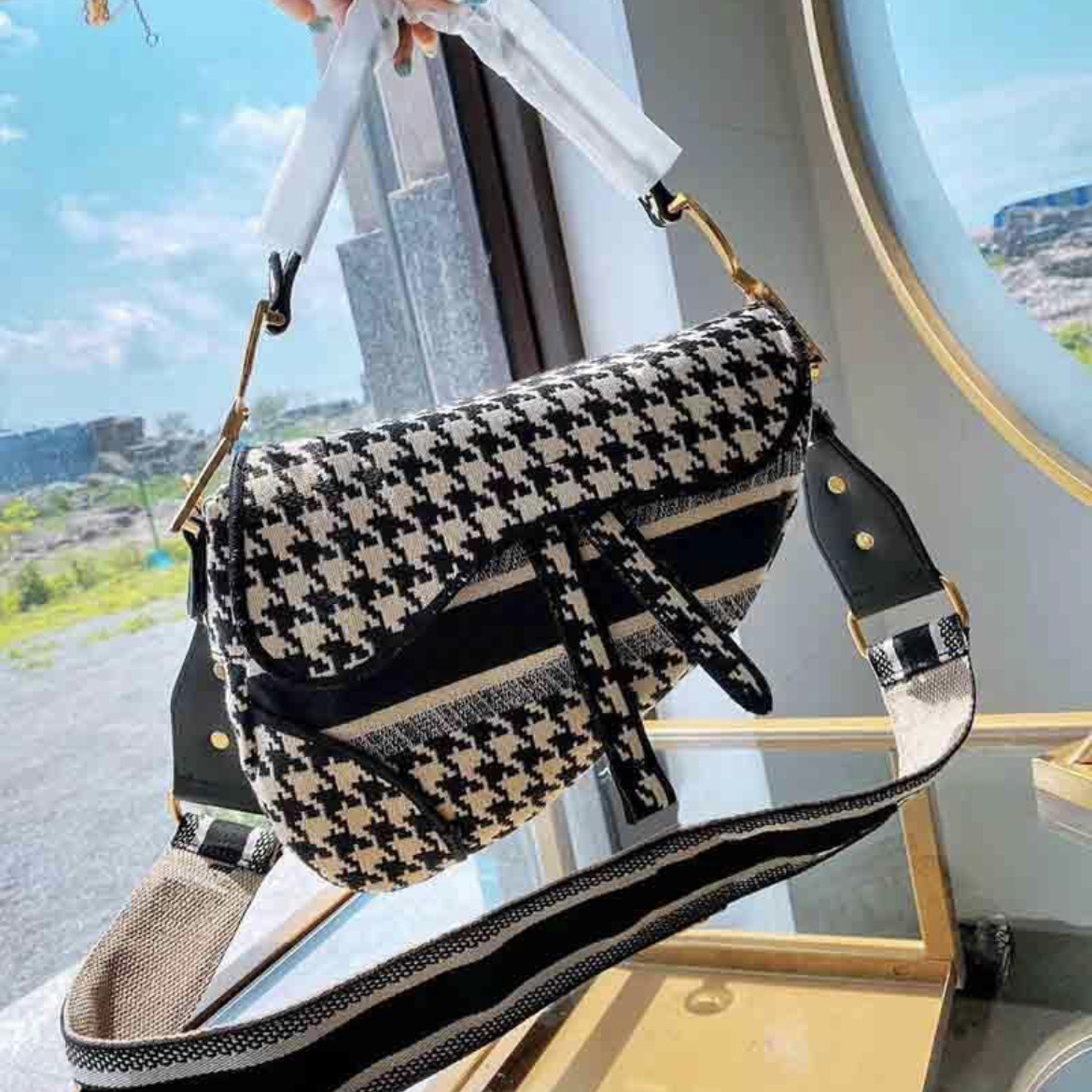 New Design Trendy Classic Embroidered Saddle Bag Women Luxurys Designers Canvas Clutch Handabg Ladies Crossbody Shoulder Purse High Quality, Navy
New Design Trendy Classic Embroidered Saddle Bag Women Luxurys Designers Canvas Clutch Handabg Ladies Crossbody Shoulder Purse High Quality, Navy