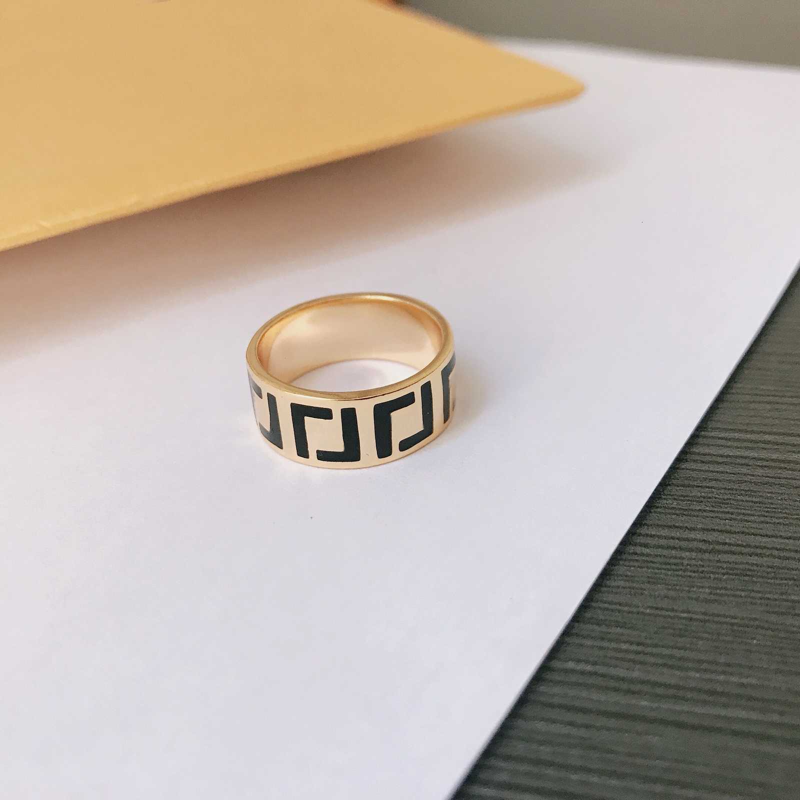 F family / Fen family 2021 early spring new letter ring simple black letter ring female 954T, Silver
F family / Fen family 2021 early spring new letter ring simple black letter ring female 954T, Silver