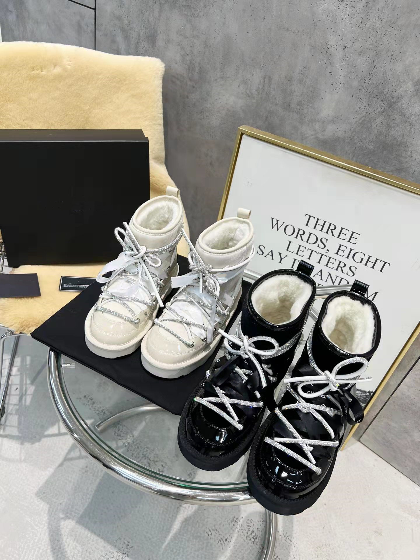 2021 Designer Women Boots Snow Leather Laureate Flat Casual Shoes Soft Winter Warm Girls Sheepskin White Black Shoe Plush Fur Half Ankle Boot 35-41 With Box
2021 Designer Women Boots Snow Leather Laureate Flat Casual Shoes Soft Winter Warm Girls Sheepskin White Black Shoe Plush Fur Half Ankle Boot 35-41 With Box