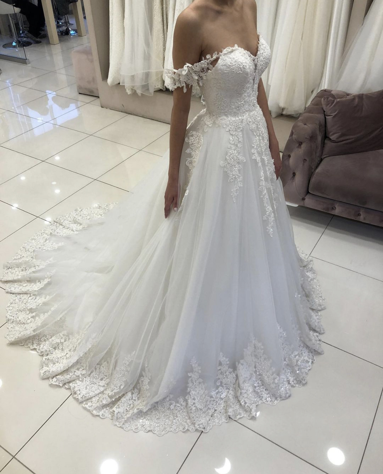Vintage White Wedding Dresses Bridal Gowns 2021 Latest A-line Lace Tulle Sweep Train Plus Size Sheer Neckline