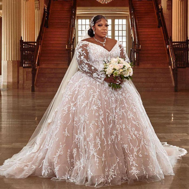 Vintage Plus Size Ball Gown Wedding Dress For Women 2022 Lace Crystals Beaded Deep V Neck Long Bridal Gowns Chapel Bride Dresses Empire Waist Cuatom M