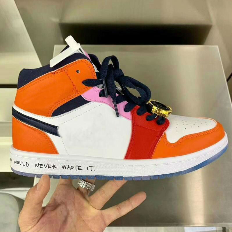 1 High fearless UNC Chicago Court Purple Men Basketball shoes 1s Mid black stain Blue The Great clot chen mens sneakers, White;red
1 High fearless UNC Chicago Court Purple Men Basketball shoes 1s Mid black stain Blue The Great clot chen mens sneakers, White;red