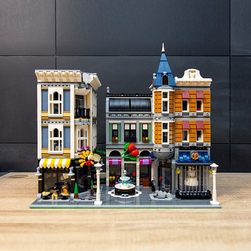 LEPIN 15019 Creator Expert Series Modular Assembly Square Buildings Building Blocks 4002pcs Bricks Toys Christmas Gift 10255 Model Kit
LEPIN 15019 Creator Expert Series Modular Assembly Square Buildings Building Blocks 4002pcs Bricks Toys Christmas Gift 10255 Model Kit