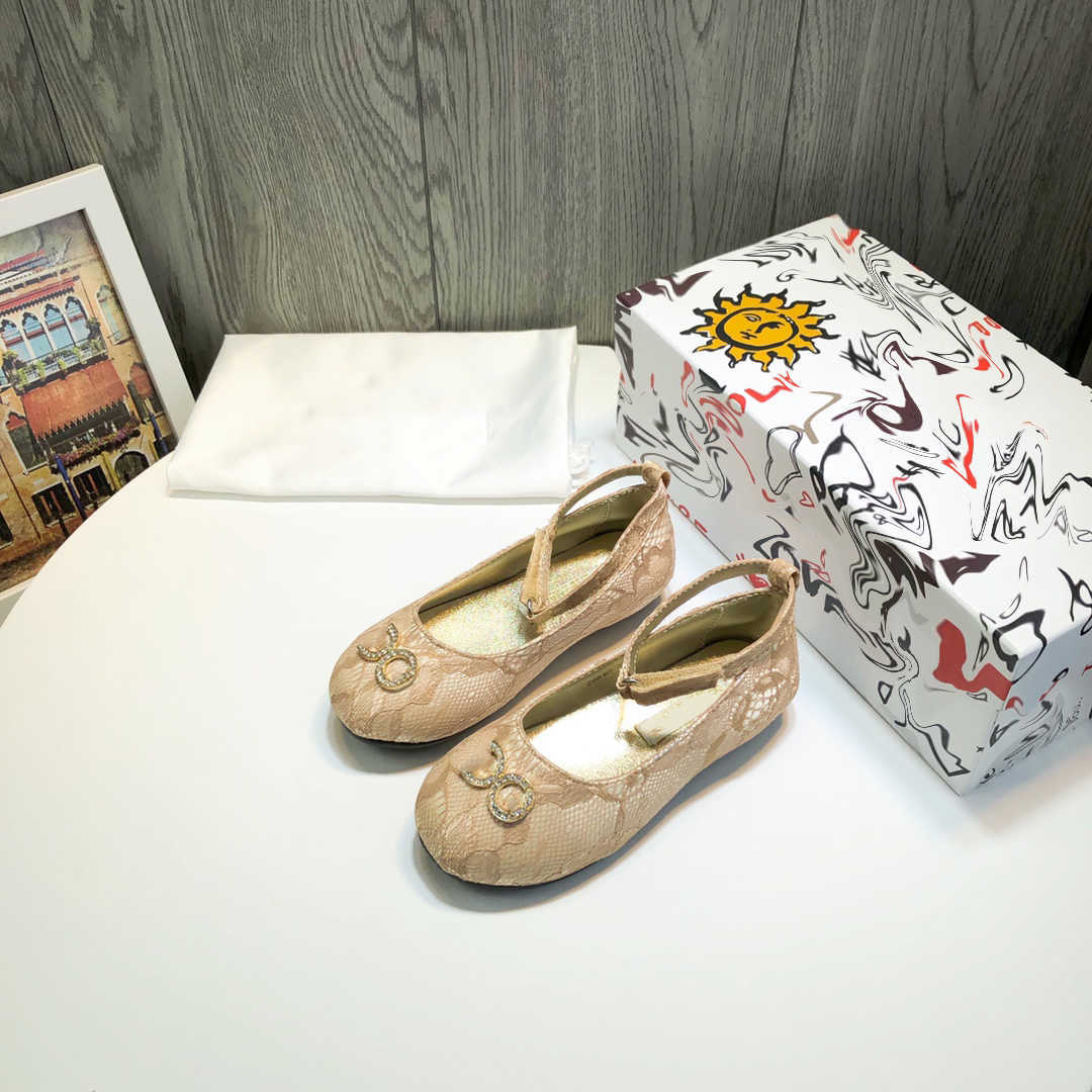 designer kids shoes brand sneakers girls princess casual shoe size 26-35 3 colors beige color, Red
designer kids shoes brand sneakers girls princess casual shoe size 26-35 3 colors beige color, Red